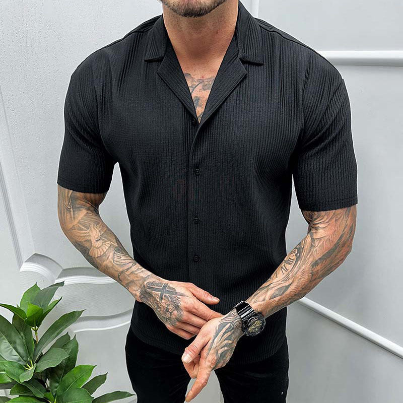 Camicia da uomo a maniche corte con tessuto strutturato e colletto moderno