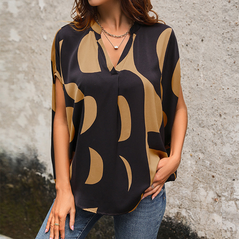 Damen Bluse im modernen abstrakten Design mit V-Ausschnitt und kurzen Ärmeln Drune