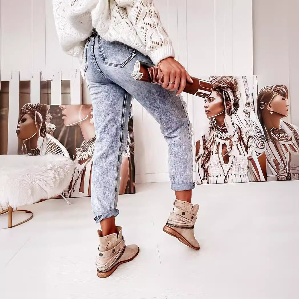 Jeans da donna “boyfriend” strappati in stile vintage casual con vita alta