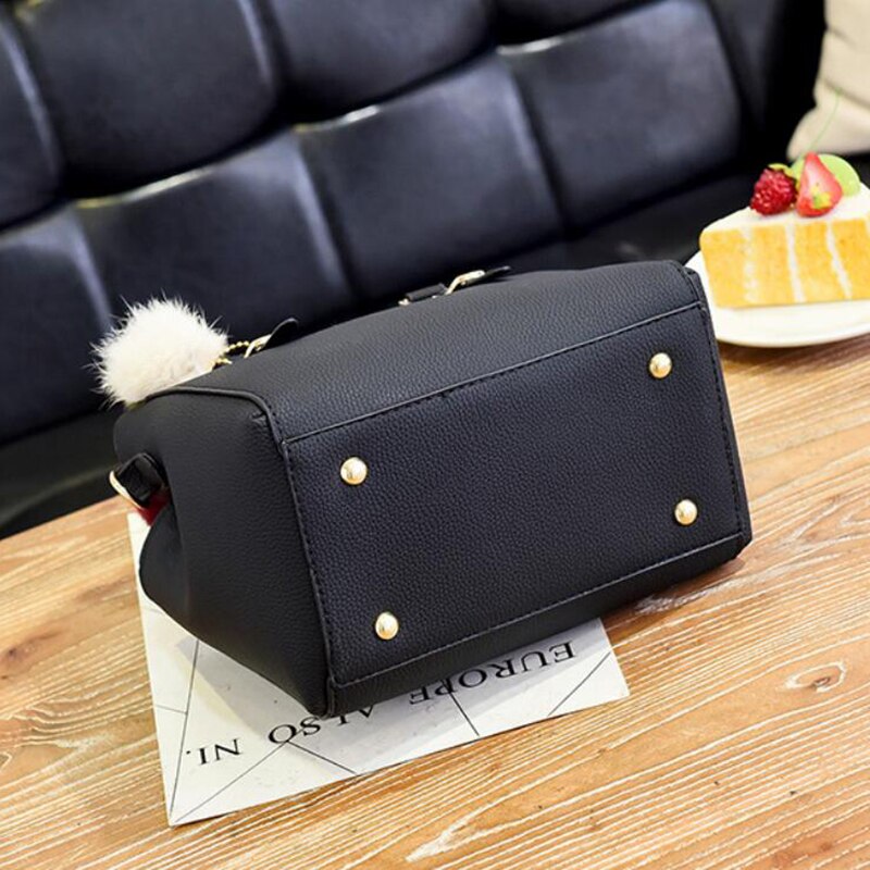 Drune Damen-Tasche | Lederhandtasche mit 3 weichen Plüschbällen