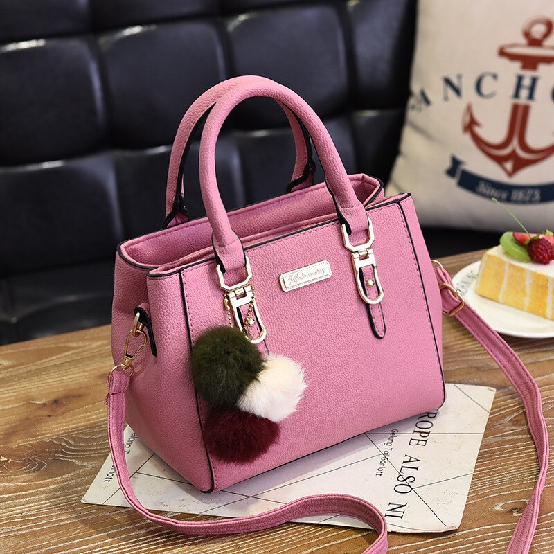 Drune Damen-Tasche | Lederhandtasche mit 3 weichen Plüschbällen