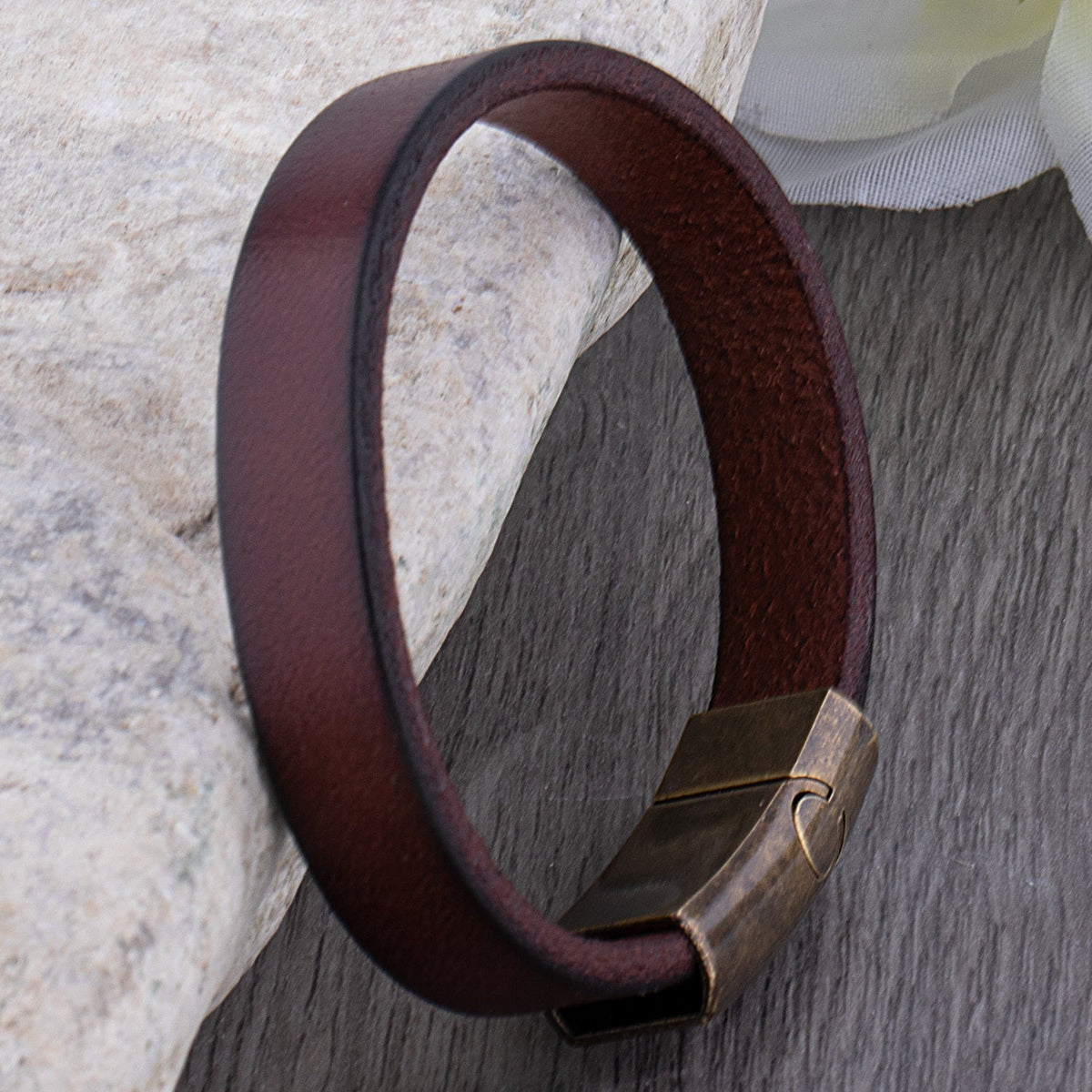 Drune | Robuste Lederarmband mit Messingschließe