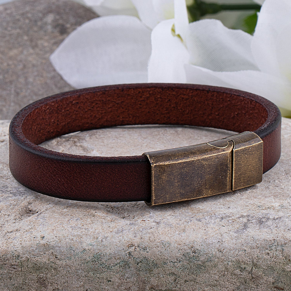 Drune | Robuste Lederarmband mit Messingschließe