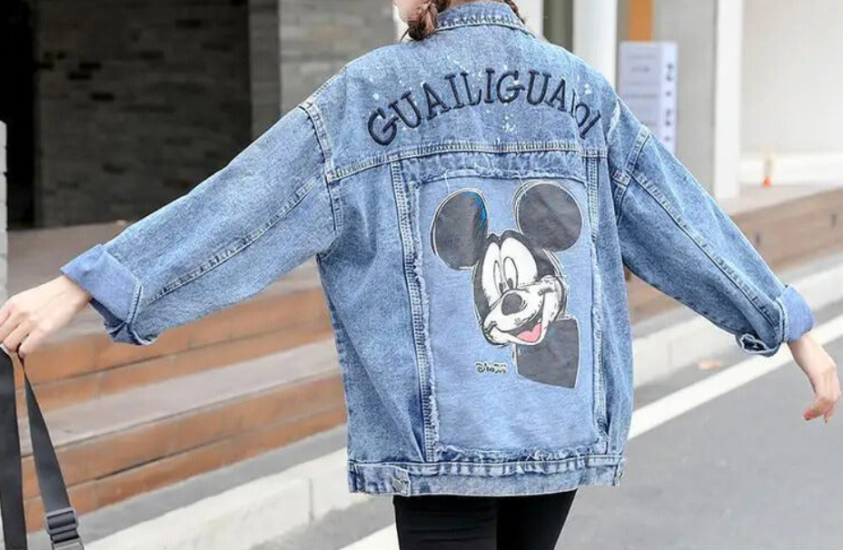 Giacca di jeans da donna in stile moderno
