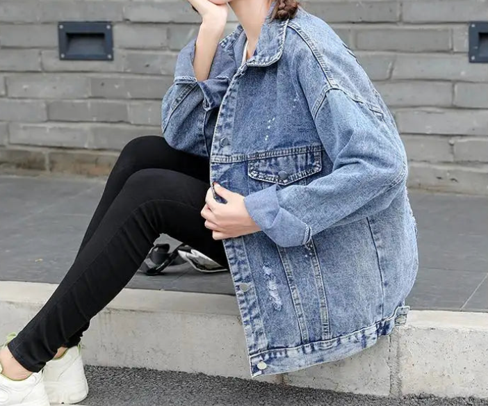 Giacca di jeans da donna in stile moderno