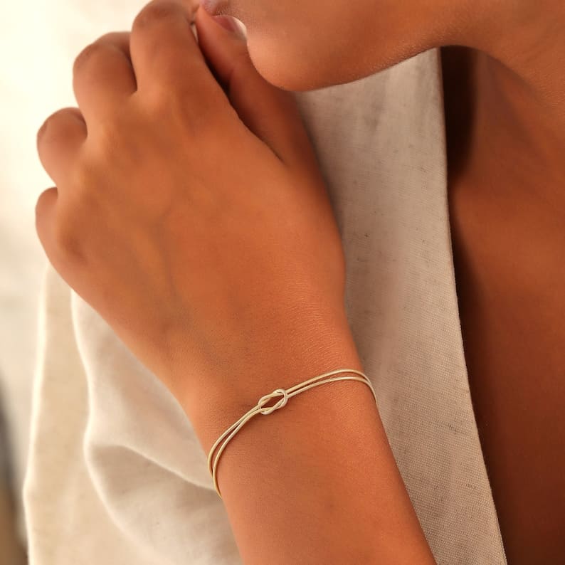 Drune | Elegantes Liebesknoten Armband Für Damen