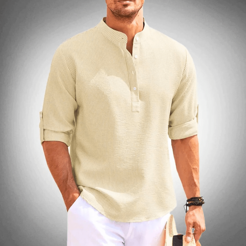 Camicia da uomo alla moda con colletto a mezza altezza: un look casual